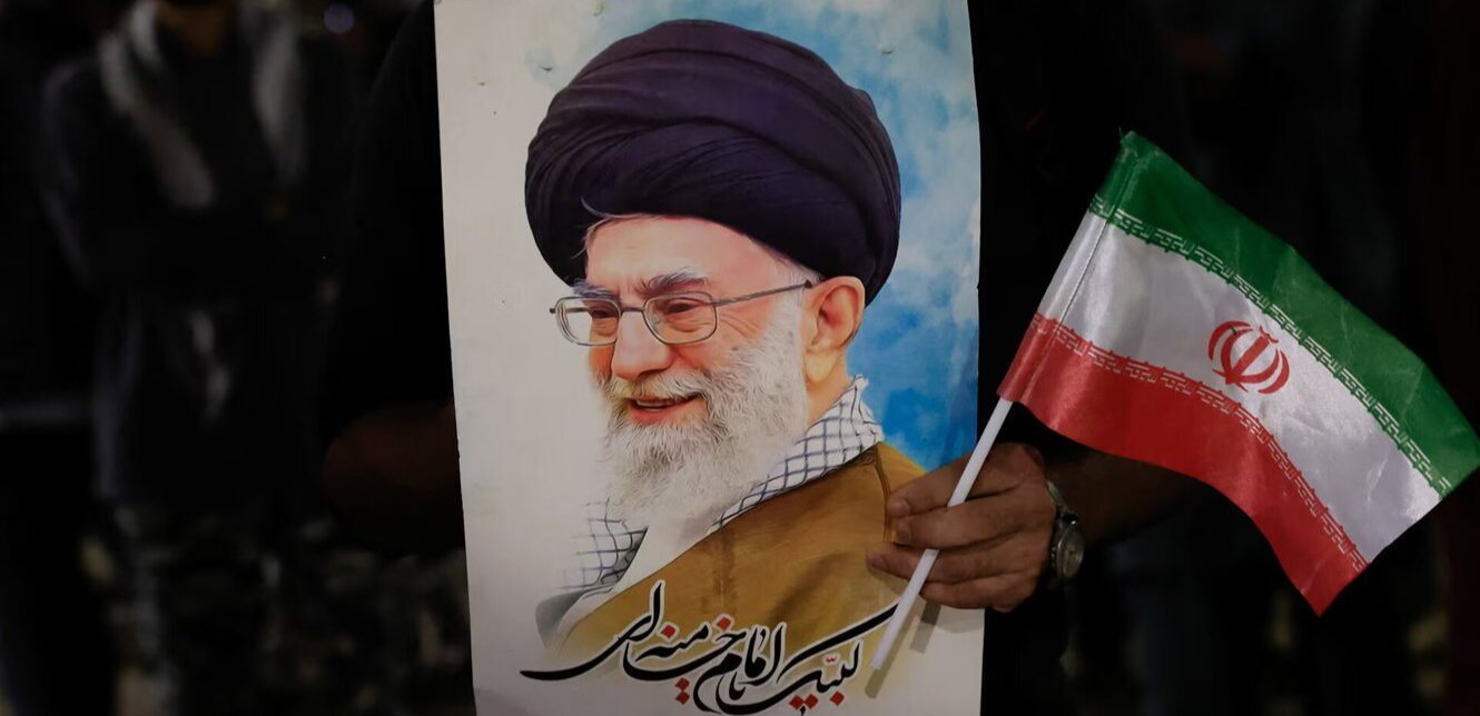 كيف وصلت أميركا إلى مادورو وخامنئي؟ تقرير يشرح 6 أسباب
