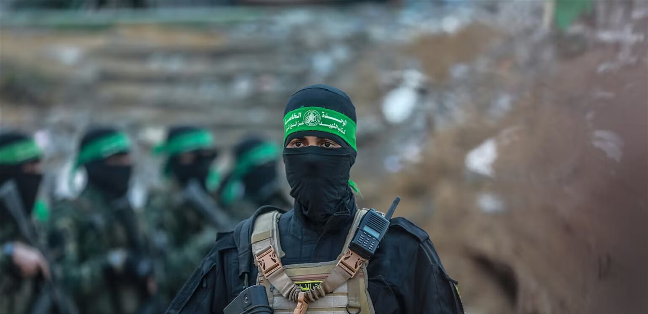 لا رفض ولا قبول.. كيف تُناور حماس بـسلاحها في المنطقة الرمادية؟
