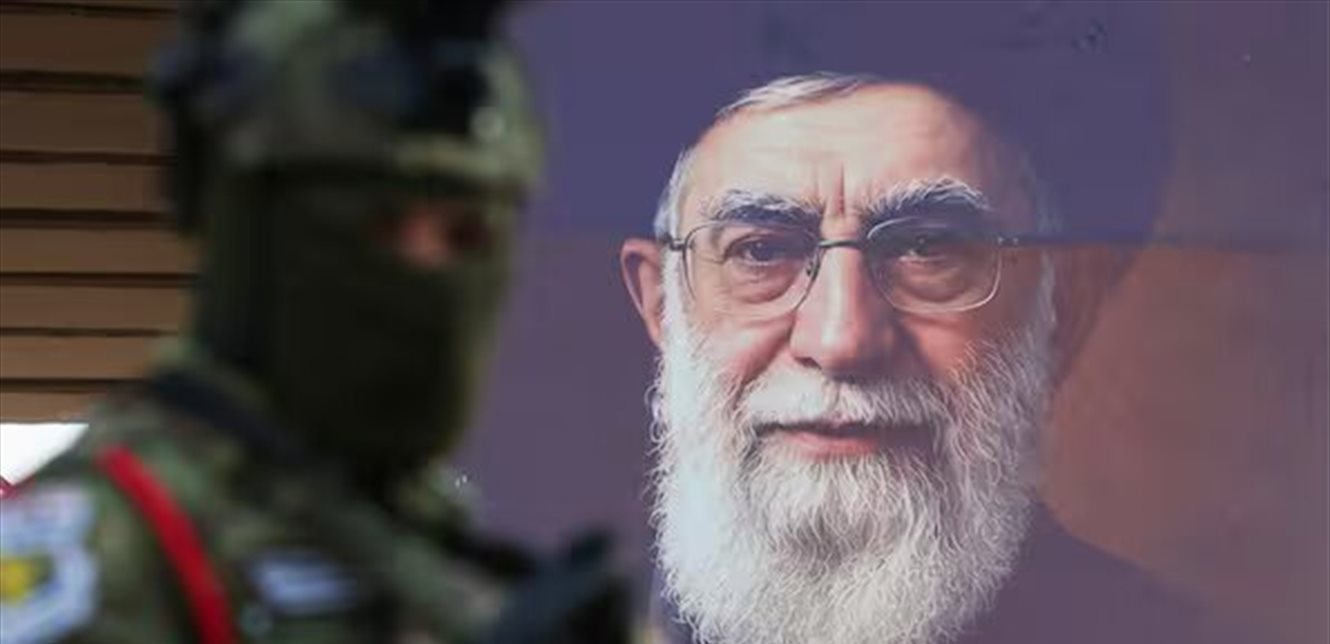 تقرير لـFinancial Times يكشف: هذا ما ينتظر إيران بعد خامنئي